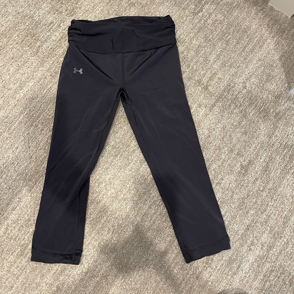 💦Women’s SMALL 3/4 length Under armor leggings 💦